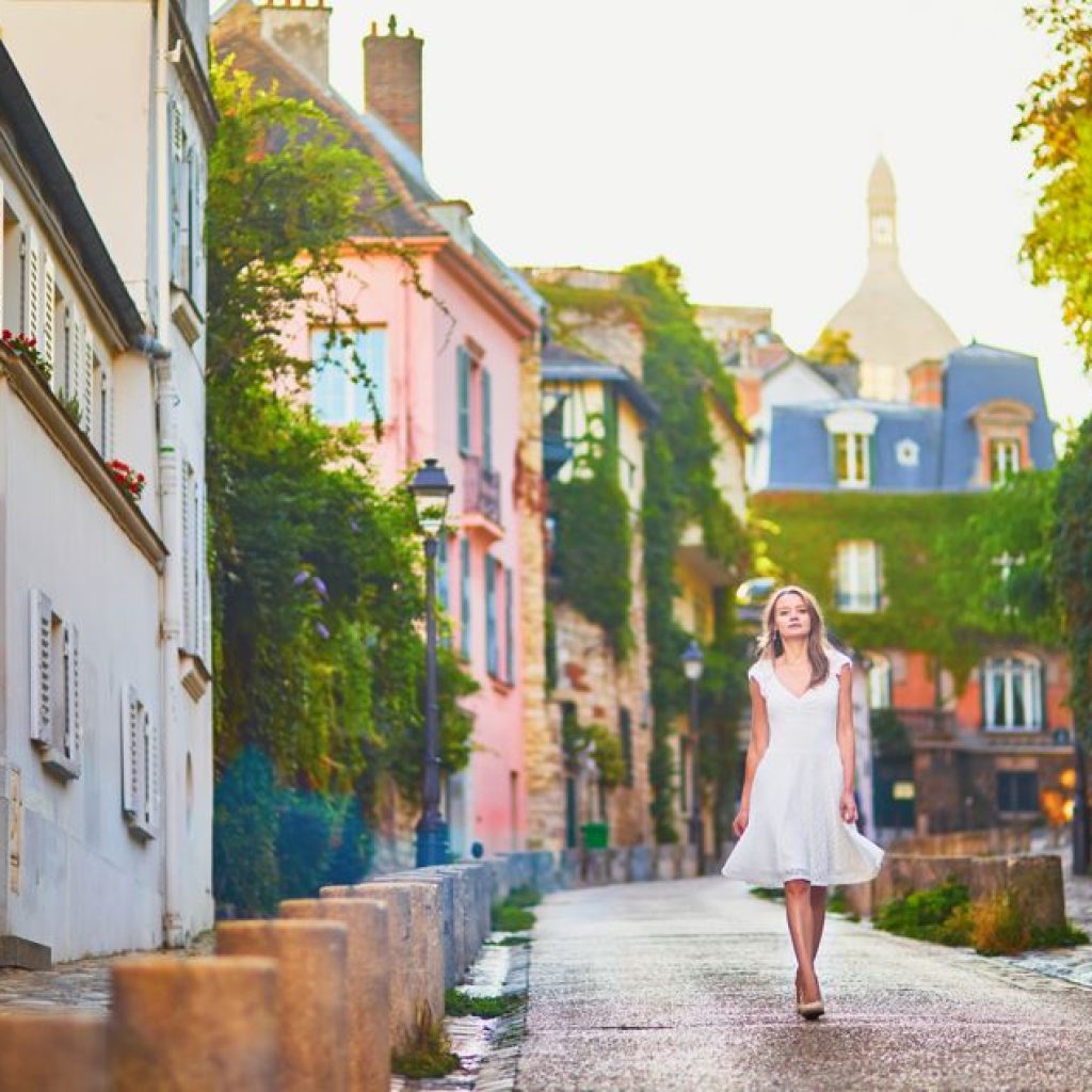Montmartre street in Paris